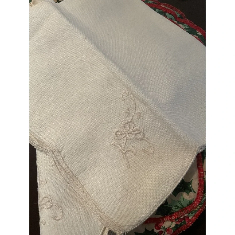 Vtg Quilted Christmas Place Mats  Handmade 5 Reversible Napkin Utensil Holder